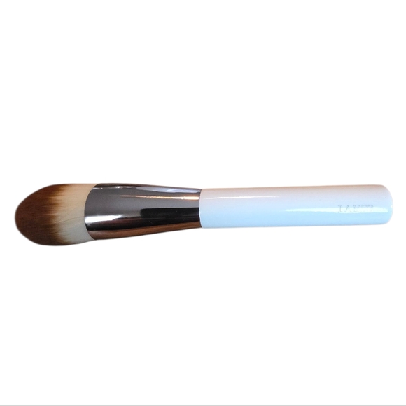 La Mer The Foundation Brush NEW - Picture 1 of 7